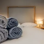 Spacious 3-bedroom With Wifi, Ac In Charming Kalamaria - Mountain View Tesalónica