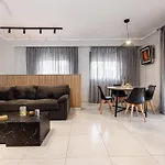 Spacious 3-bedroom With Wifi, Ac In Charming Kalamaria - Mountain View Apartamento Tesalónica