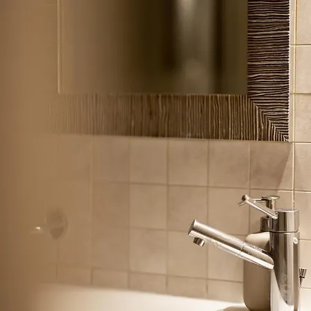 Apartment Spacious 3-bedroom With Wifi, Ac In Charming Kalamaria - Mountain View