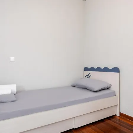 Spacious 3-bedroom With Wifi, Ac In Charming Kalamaria - Mountain View * Thessaloniki