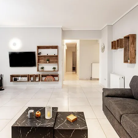 Spacious 3-bedroom With Wifi, Ac In Charming Kalamaria - Mountain View *