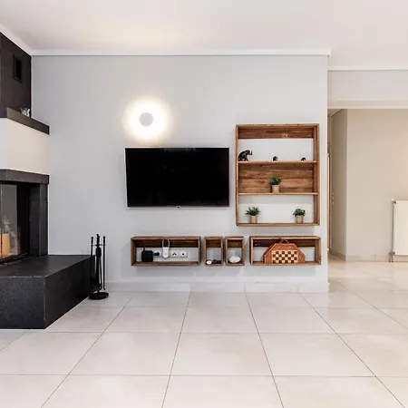 Spacious 3-bedroom With Wifi, Ac In Charming Kalamaria - Mountain View Apartamento Tesalónica