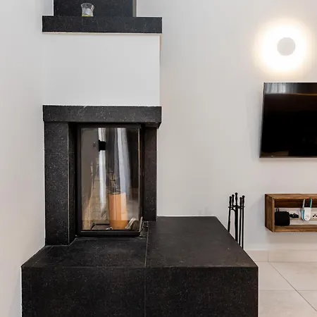 Spacious 3-bedroom With Wifi, Ac In Charming Kalamaria - Mountain View Selanik