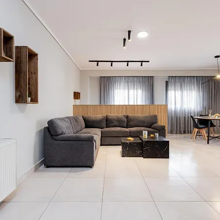 Spacious 3-bedroom With Wifi, Ac In Charming Kalamaria - Mountain View Apartment Thessaloniki