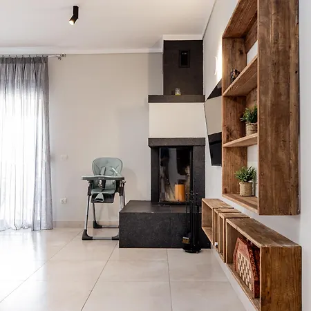 Spacious 3-bedroom With Wifi, Ac In Charming Kalamaria - Mountain View
