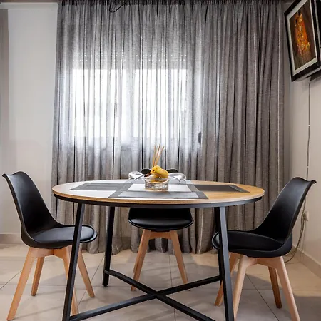 Spacious 3-bedroom With Wifi, Ac In Charming Kalamaria - Mountain View Thessaloniki