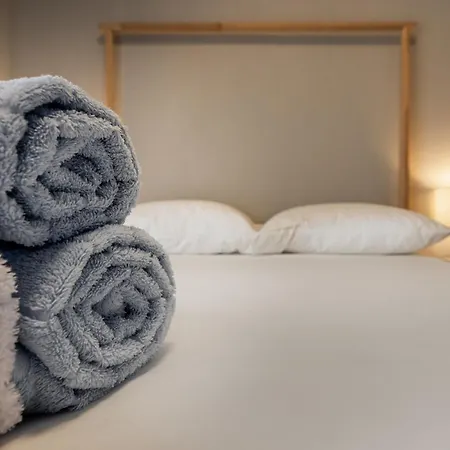 Spacious 3-bedroom With Wifi, Ac In Charming Kalamaria - Mountain View Apartamento *