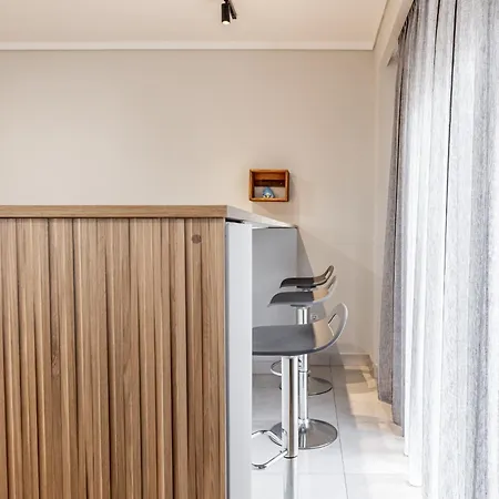 Apartment Spacious 3-bedroom With Wifi, Ac In Charming Kalamaria - Mountain View *