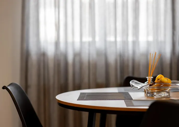 Spacious 3-bedroom With Wifi, Ac In Charming Kalamaria - Mountain View * Tesalónica