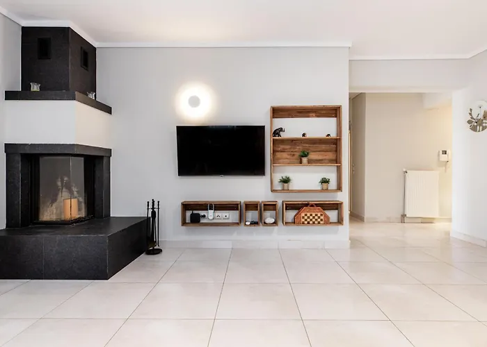 Spacious 3-bedroom With Wifi, Ac In Charming Kalamaria - Mountain View Apartamento Tesalónica