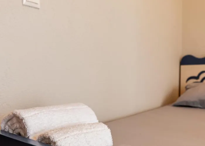 Spacious 3-bedroom With Wifi, Ac In Charming Kalamaria - Mountain View Apartamento Tesalónica