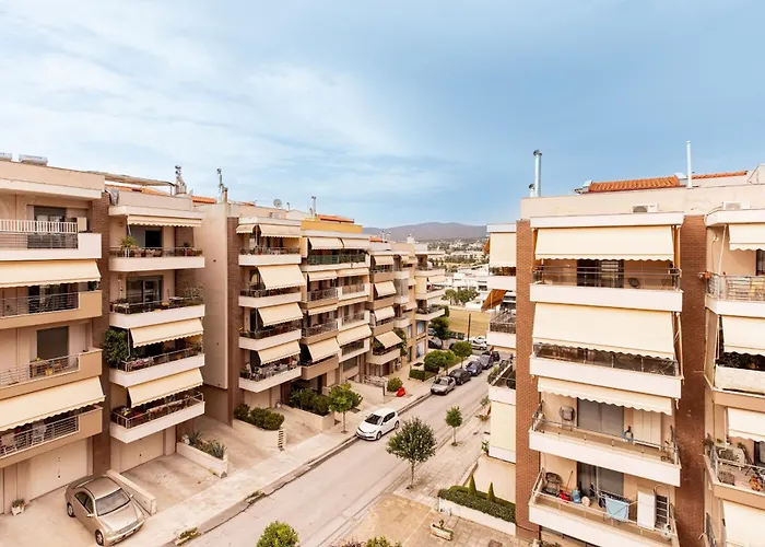 Spacious 3-bedroom With Wifi, Ac In Charming Kalamaria - Mountain View Tesalónica