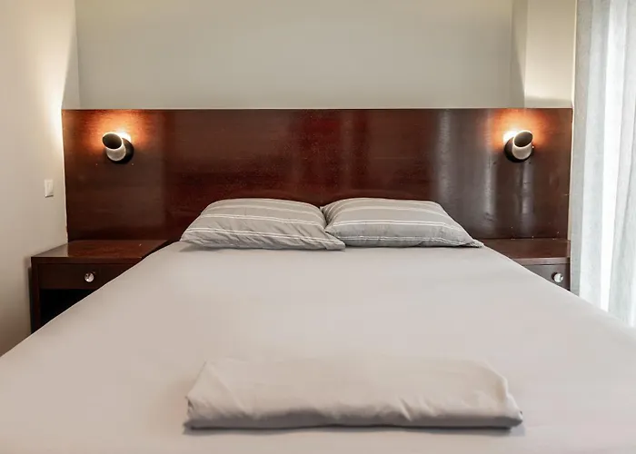 Spacious 3-bedroom With Wifi, Ac In Charming Kalamaria - Mountain View * Tesalónica