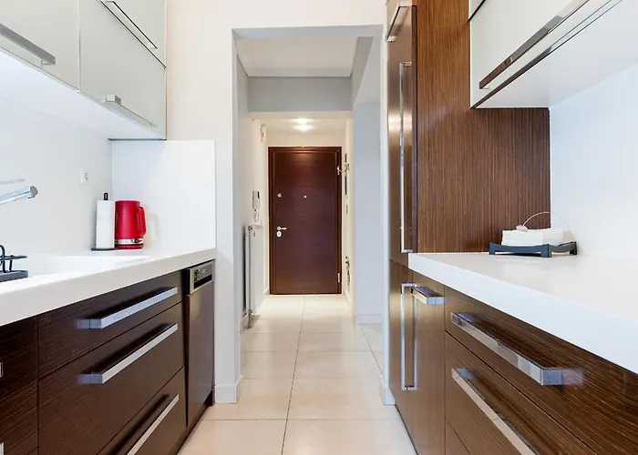 Spacious 3-bedroom With Wifi, Ac In Charming Kalamaria - Mountain View