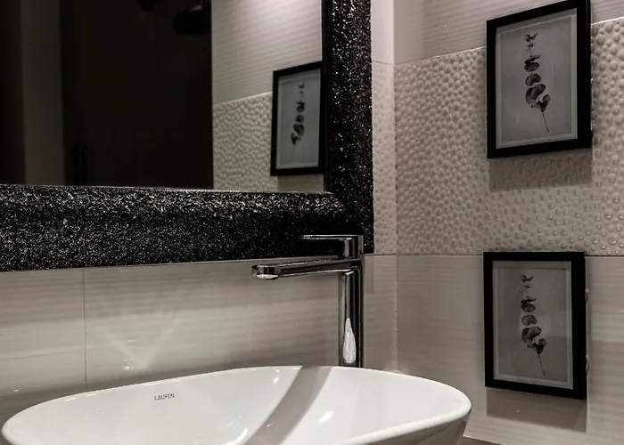 Spacious 3-bedroom With Wifi, Ac In Charming Kalamaria - Mountain View Apartamento *