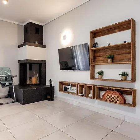Spacious 3-bedroom With Wifi, Ac In Charming Kalamaria - Mountain View Appartement *
