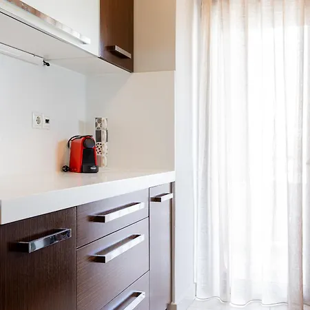 Spacious 3-bedroom With Wifi, Ac In Charming Kalamaria - Mountain View